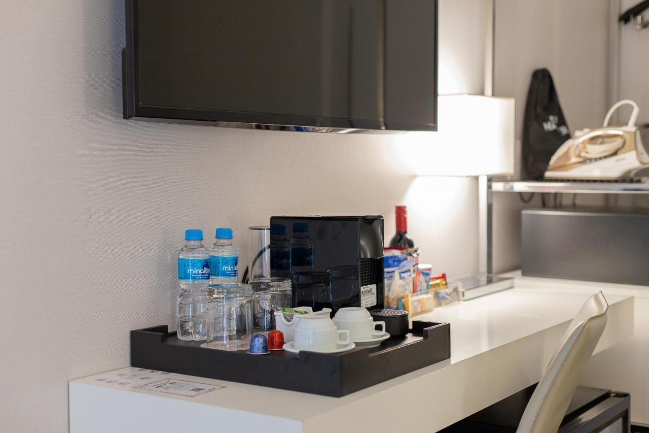 里约热内卢巴拉亚特兰帝卡国际酒店 外观 照片 A Nespresso machine in a hotel room