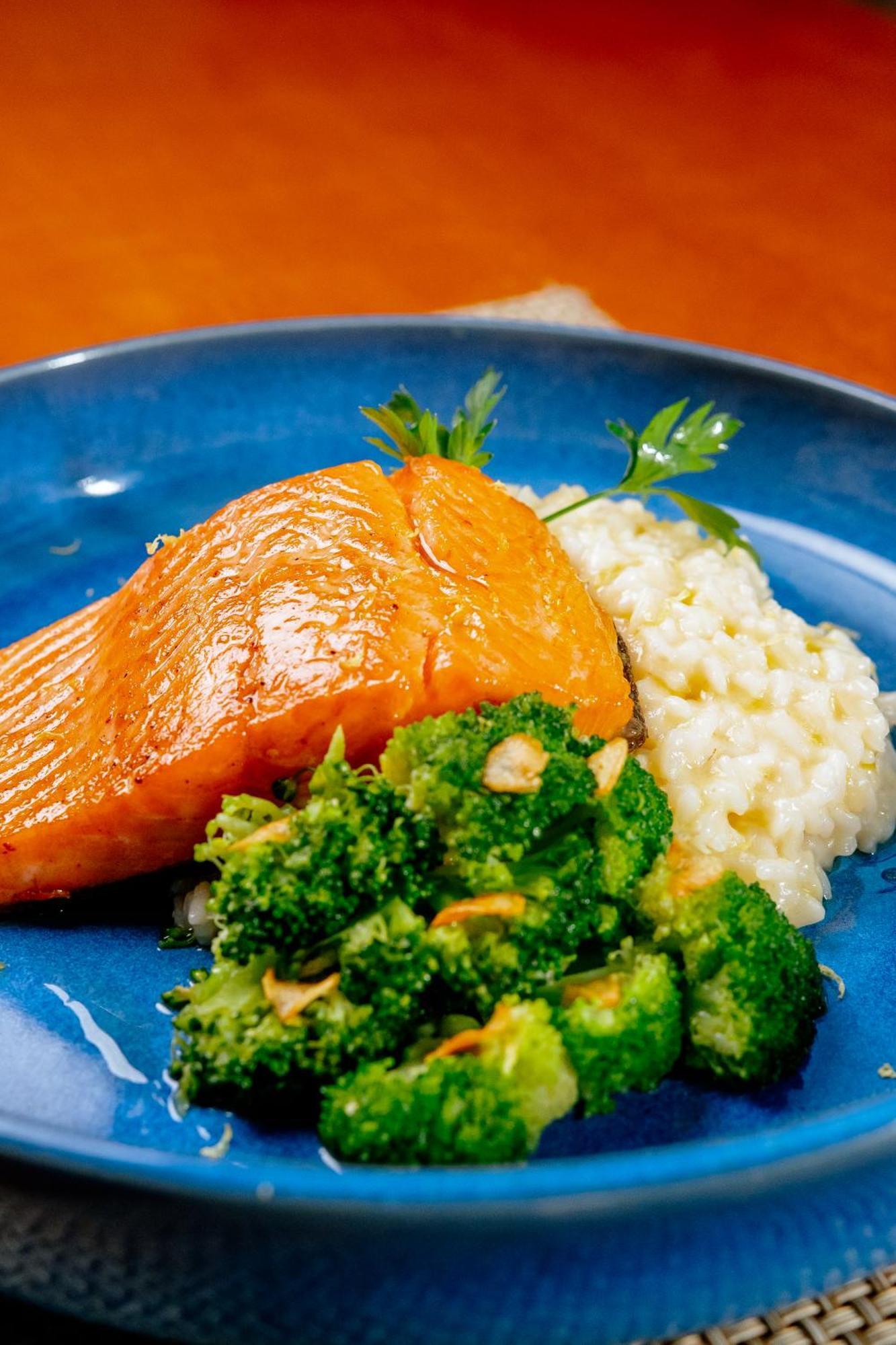 里约热内卢巴拉亚特兰帝卡国际酒店 外观 照片 Salmon with mashed potatoes and broccoli