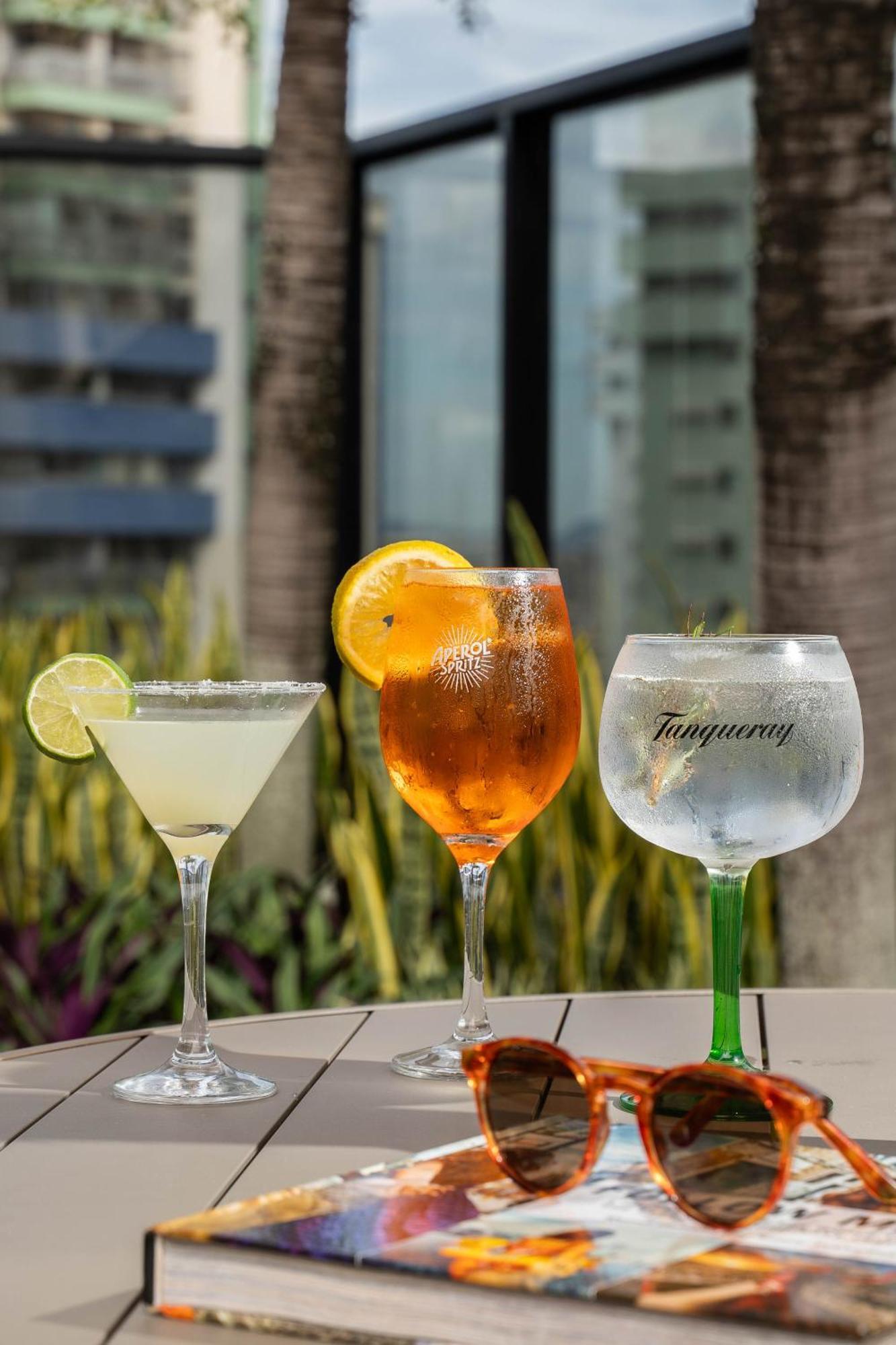里约热内卢巴拉亚特兰帝卡国际酒店 外观 照片 Tanqueray, a London dry gin